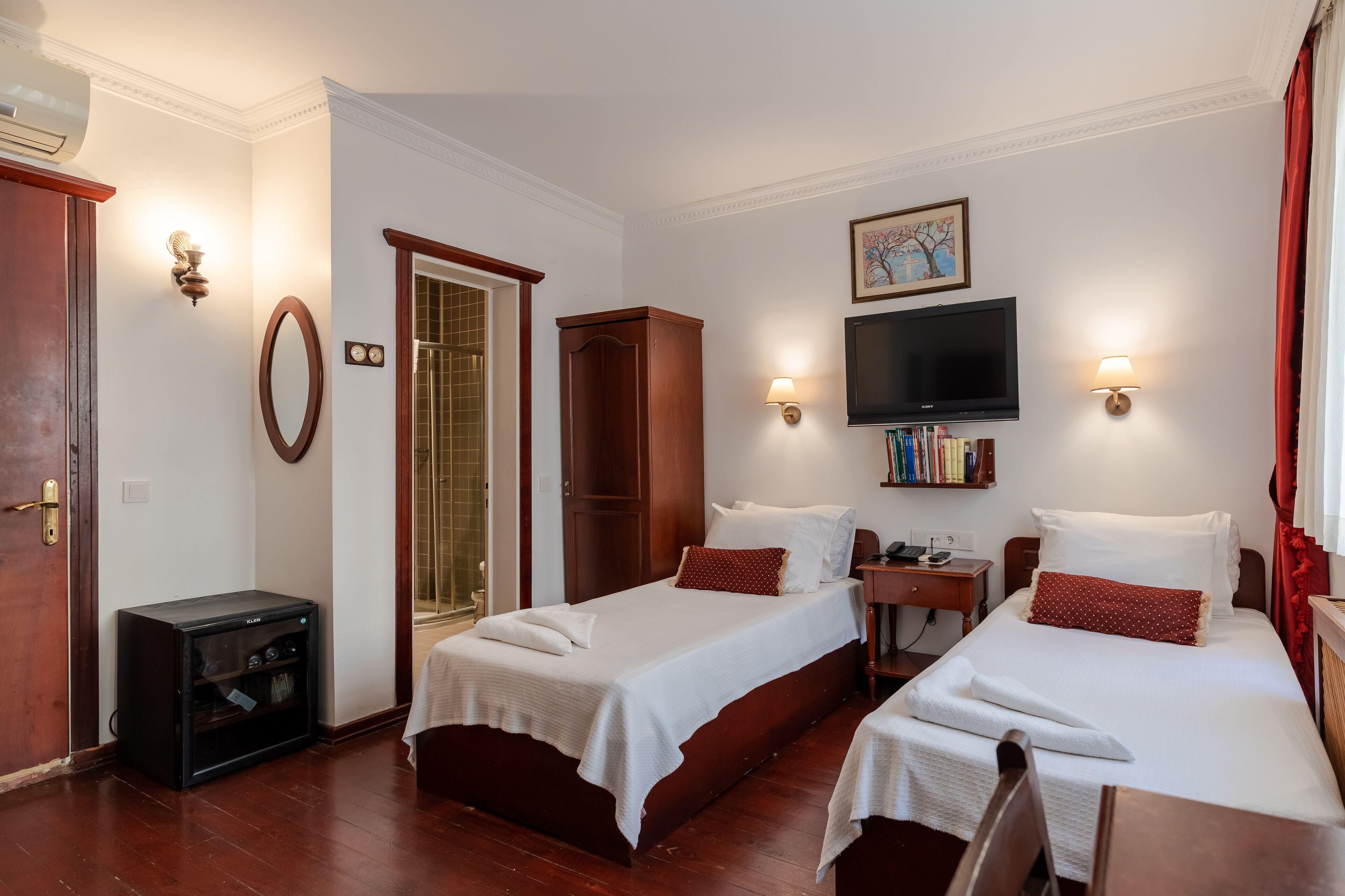 Sebnem Hotel — Photos 1